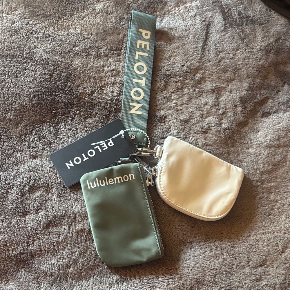Lululemon Peloton Dual Pouch Wristlet in Green and Gray